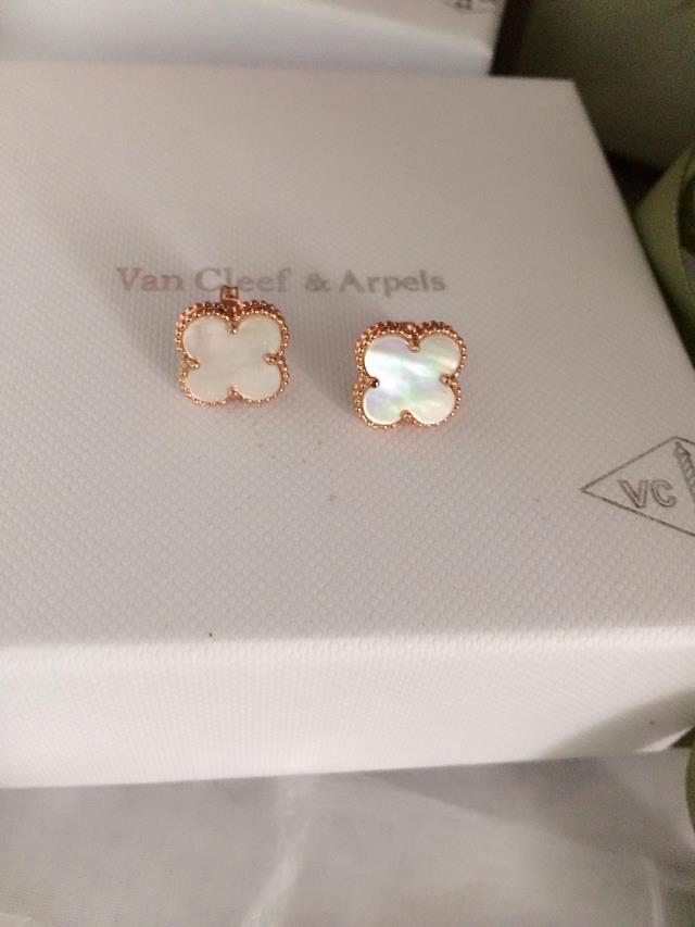 Van Cleef & Arpels Earrings VCA1214018
