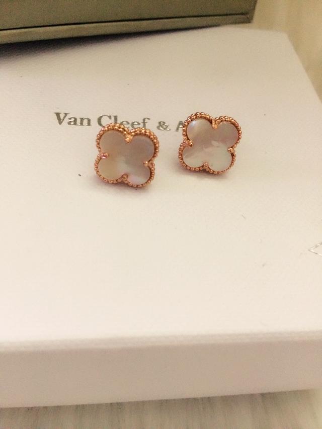 Van Cleef & Arpels Earrings VCA1214027