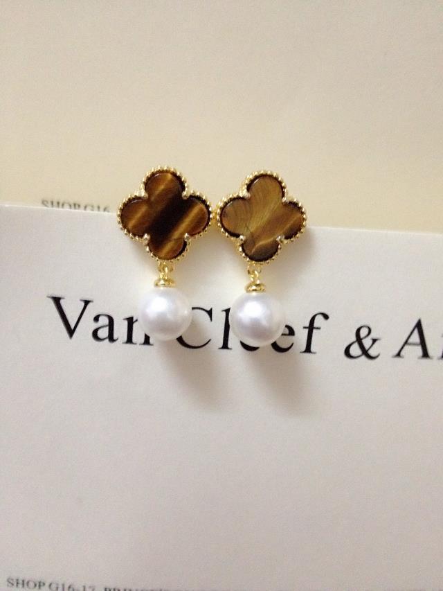 Van Cleef & Arpels Earrings VCA1214037