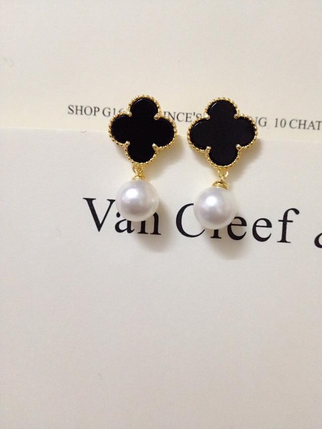 Van Cleef & Arpels Earrings VCA1214041