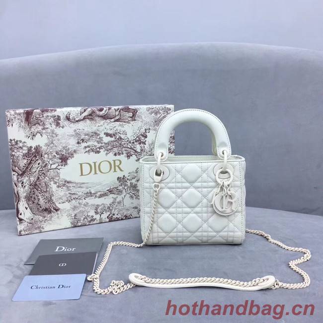 Dior ULTRAMATTE LADY DIOR-TAS M0505O white