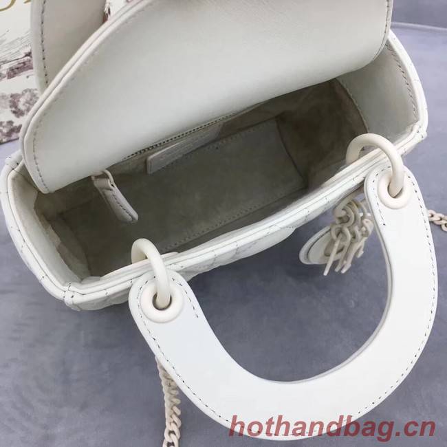 Dior ULTRAMATTE LADY DIOR-TAS M0505O white