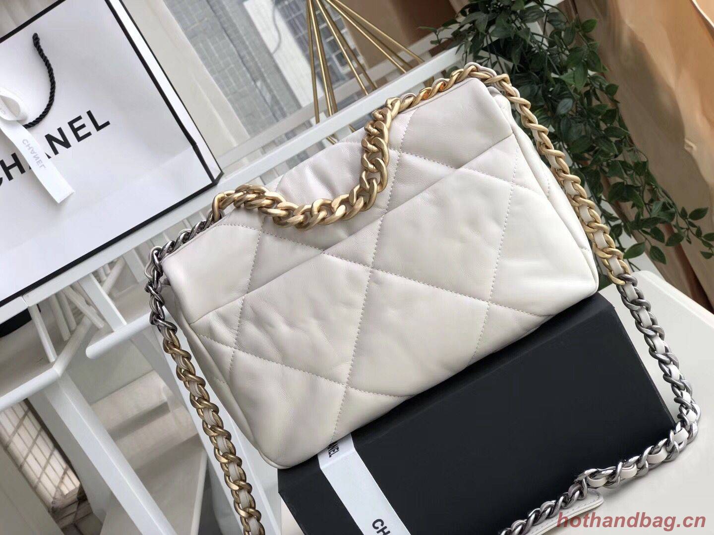 Chanel 19 flap bag AS1160 White