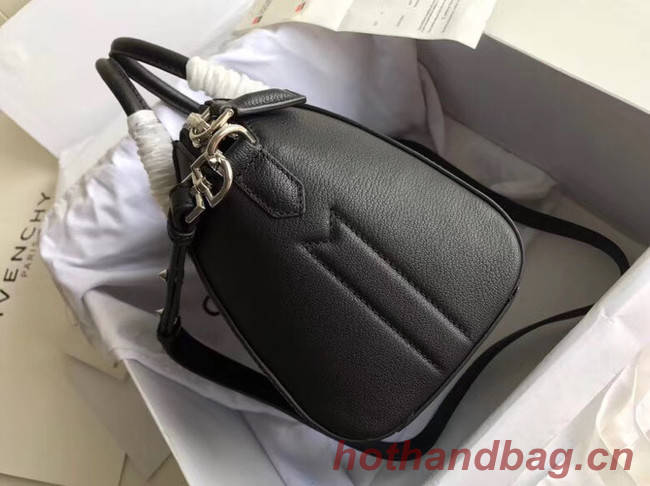 Givenchy Grained Calfskin Small Antigona Bag BB0511 black