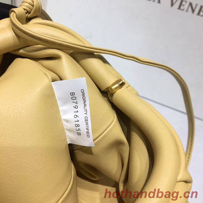 Bottega Veneta Nappa lambskin soft Shoulder Bag  98057 light yellow