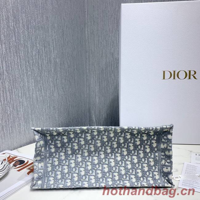 SMALL DIOR BOOK TOTE Embroidered M1296-4