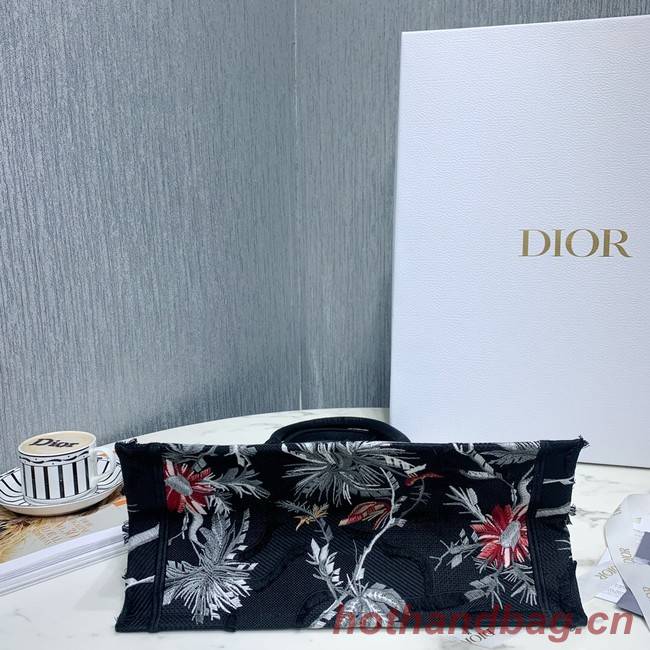 SMALL DIOR BOOK TOTE Embroidered M1296-6