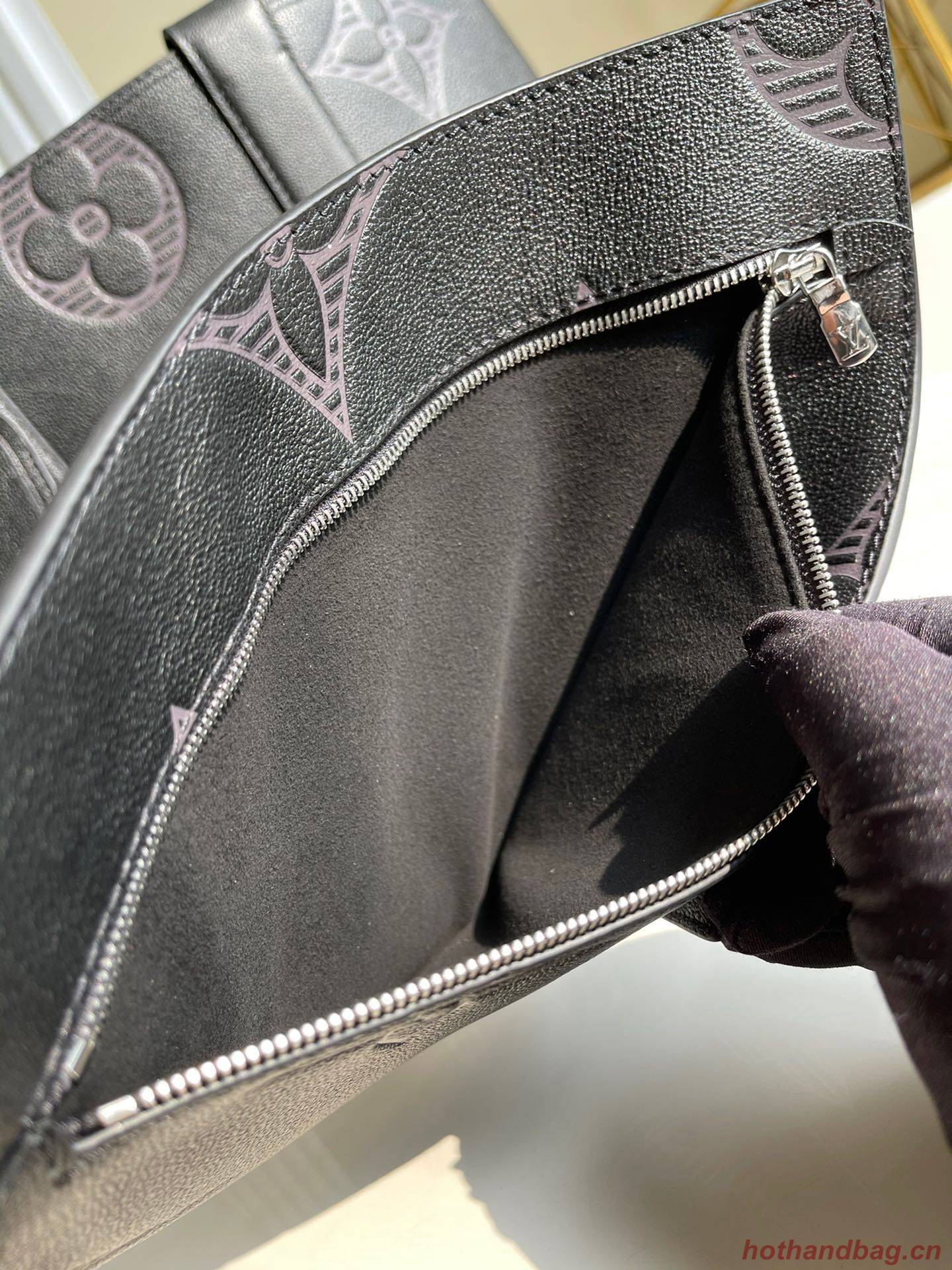 Louis Vuitton Monogram Taurillon Shadow Original Leather Cabas Voyage Bag M57290 Black