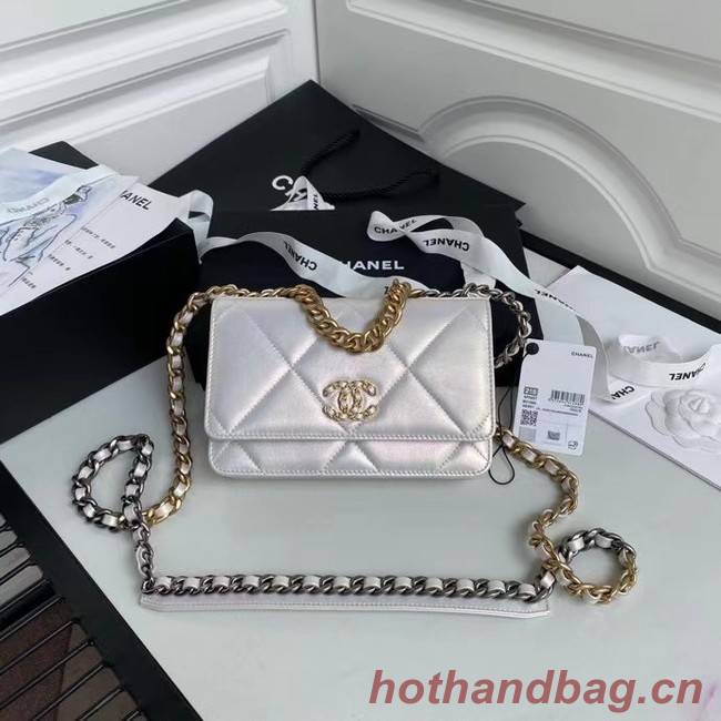 Chanel 19 Iridescent Calfskin Chain Wallet AP0957 white