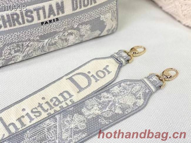 DIOR  MEDIUM LADY D-LITE BAG Gray Toile de Jouy Reverse Embroidery M0565OR