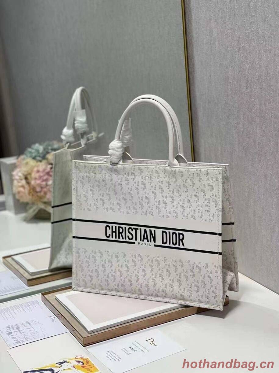 DIOR BOOK TOTE leather Constellation Embroidery M1297ZR white
