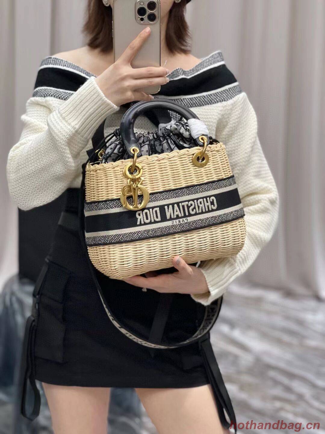 Dior Woven apricot with black leather C9908