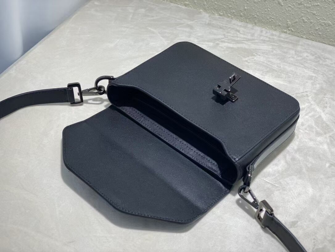 DIOR MINI BOBBY BAG Black cowhide C0978 DIOR MINI BOBBY BAG Black cowhide C0978