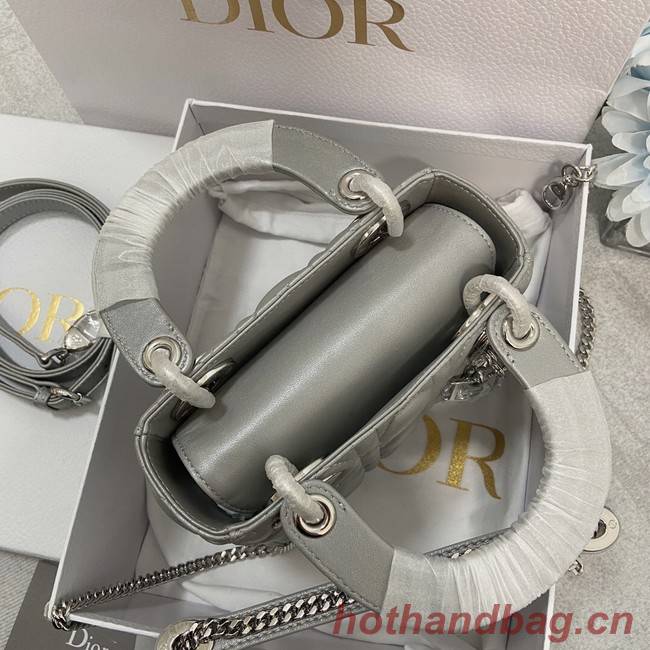 MINI LADY DIOR BAG Patent Cannage Calfskin M0566OW gray&silver