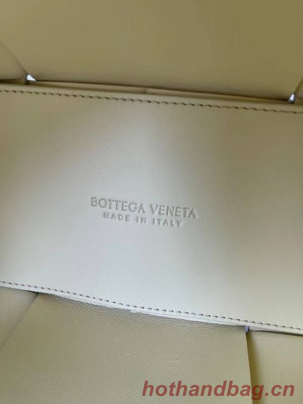 Bottega Veneta ARCO TOTE 652867 yellow