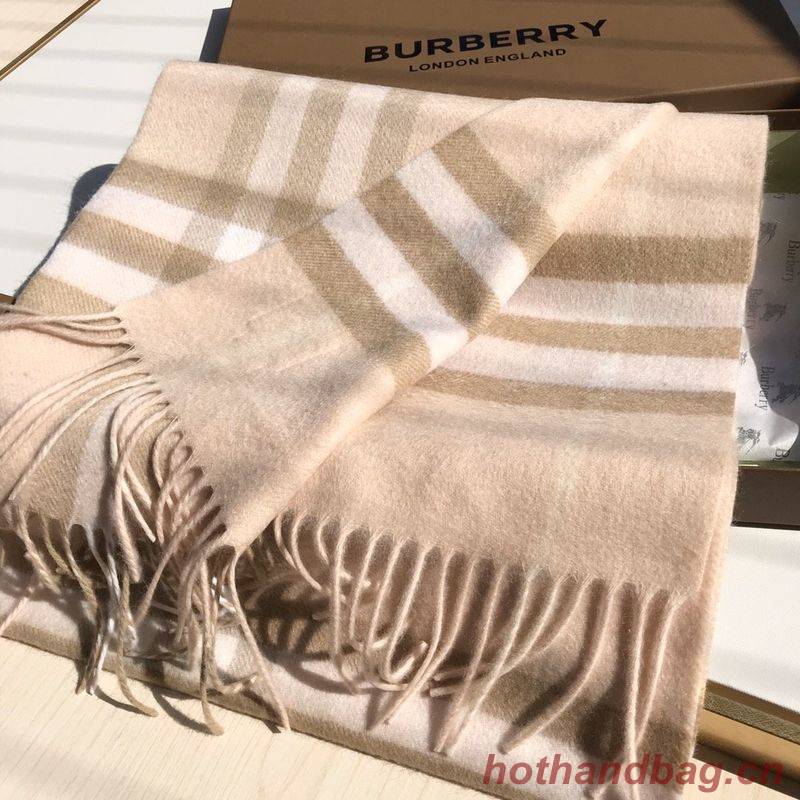 Burberry Scarf B00251