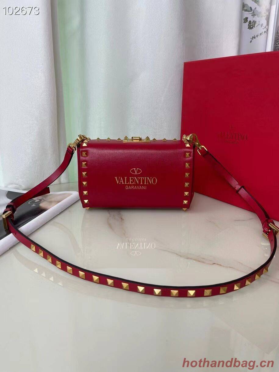 VALENTINO GARAVANI Rockstud Alcove Grain calf shoulder bag V0189 red