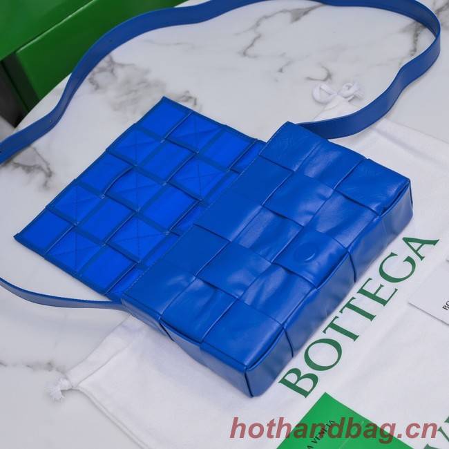 Bottega Veneta CASSETTE 018101 blue