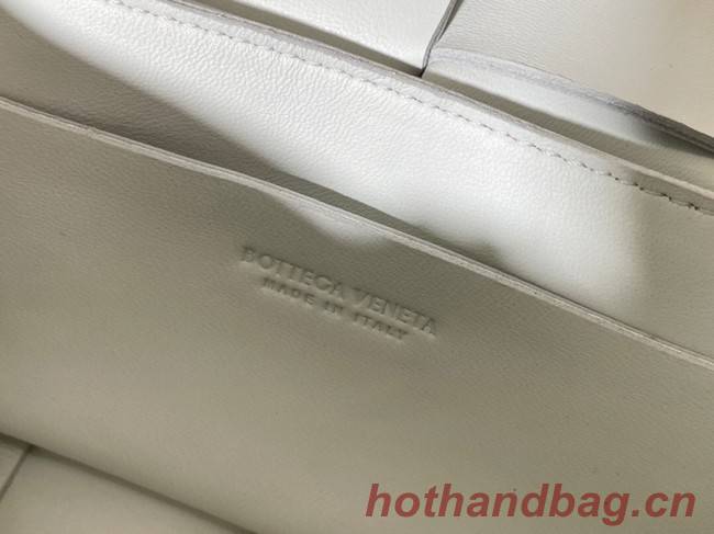 Bottega Veneta CASSETTE Mini intreccio leather belt bag 651053 MIRTH WASHED