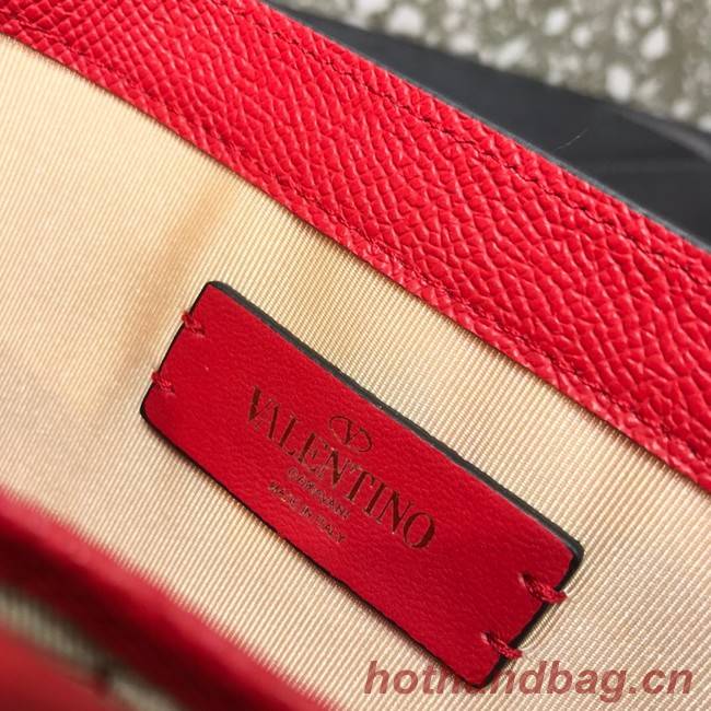 VALENTINO GARAVANI Stud Sign Grained Calfskin clutch bag 0650 red