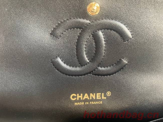 Chanel classic handbag Lambskin & gold Metal V01112 black
