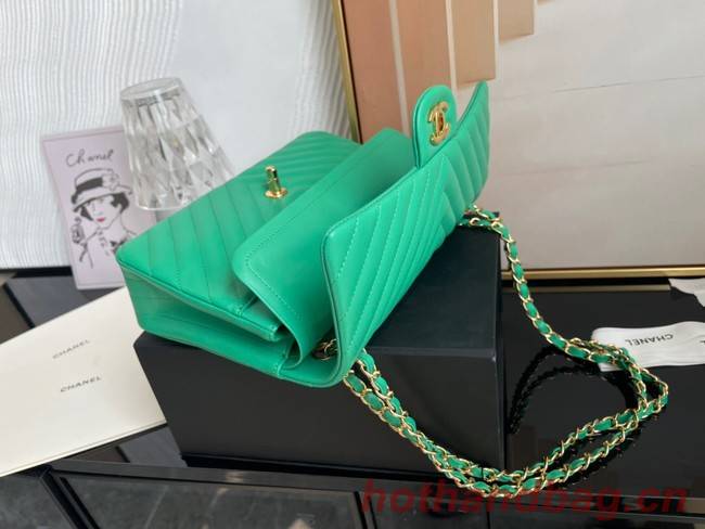 Chanel classic handbag Lambskin & gold Metal V01112 green