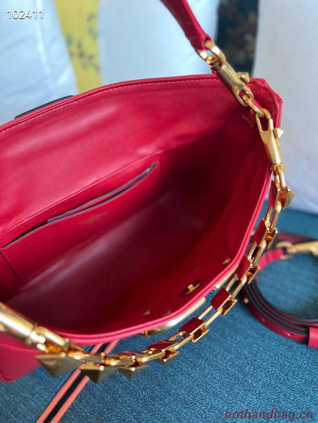 VALENTINO GARAVANI Loco Calf leather bag V2028 red