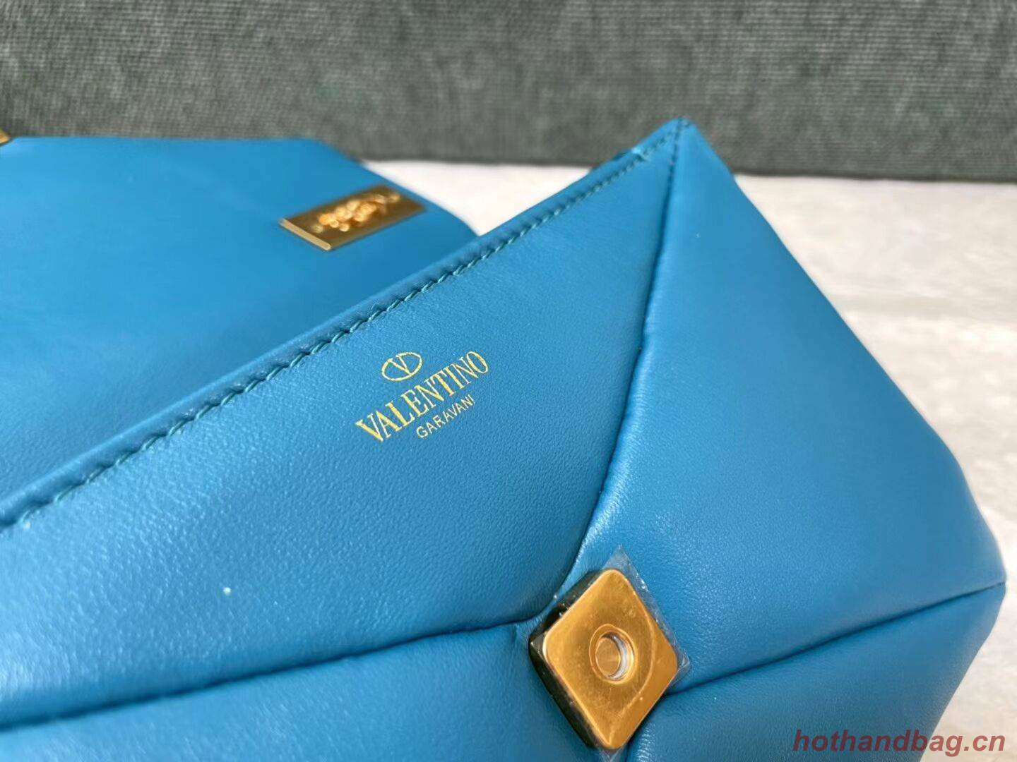 VALENTINO GARAVANI One Stud Sheepskin Shoulder Bag XW0B0K21 blue