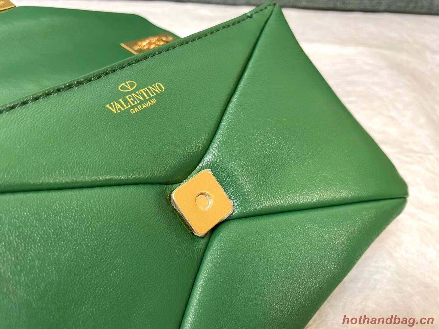 VALENTINO GARAVANI One Stud Sheepskin Shoulder Bag XW0B0K21 green