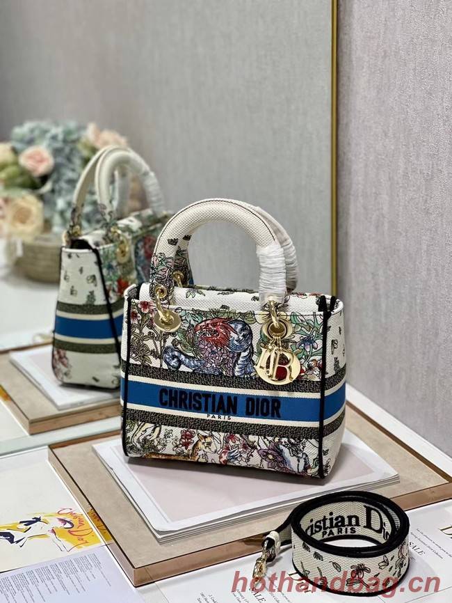 Dior MEDIUM LADY D-LITE BAG Embroidered M0565-18