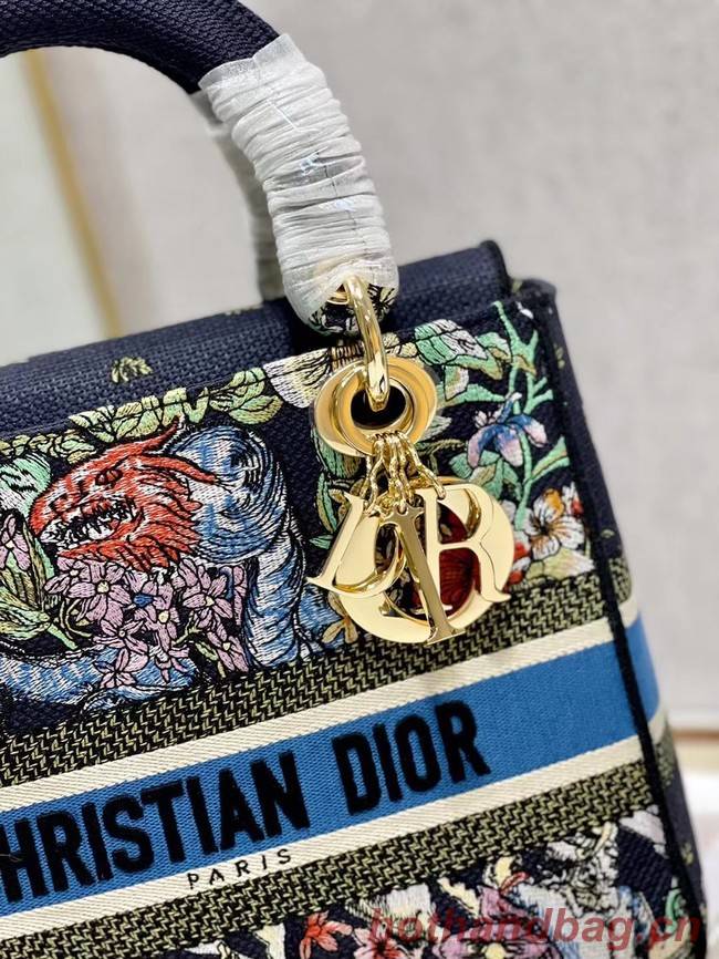 Dior MEDIUM LADY D-LITE BAG Embroidered M0565-20