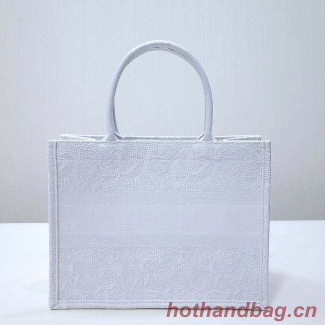 SMALL DIOR BOOK TOTE Embroidery C1287-34 white