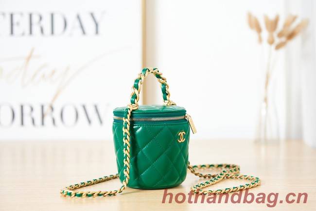 CHANEL VANITY WITH CHAIN Lambskin & Gold-Tone Metal AS2873 green
