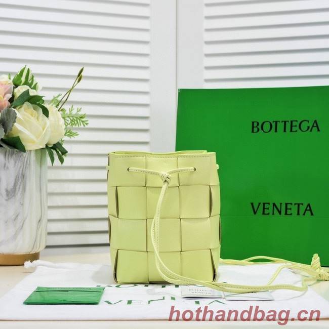 Bottega Veneta Small Cassette Bucket Bag 680218 Glittering green