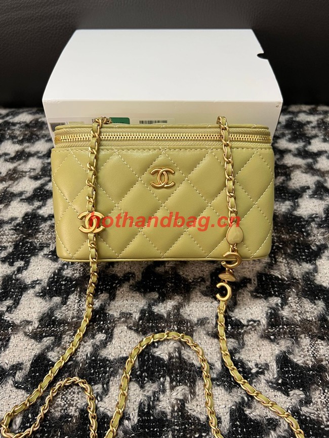 CHANEL VANITY WITH CHAIN 68105 green