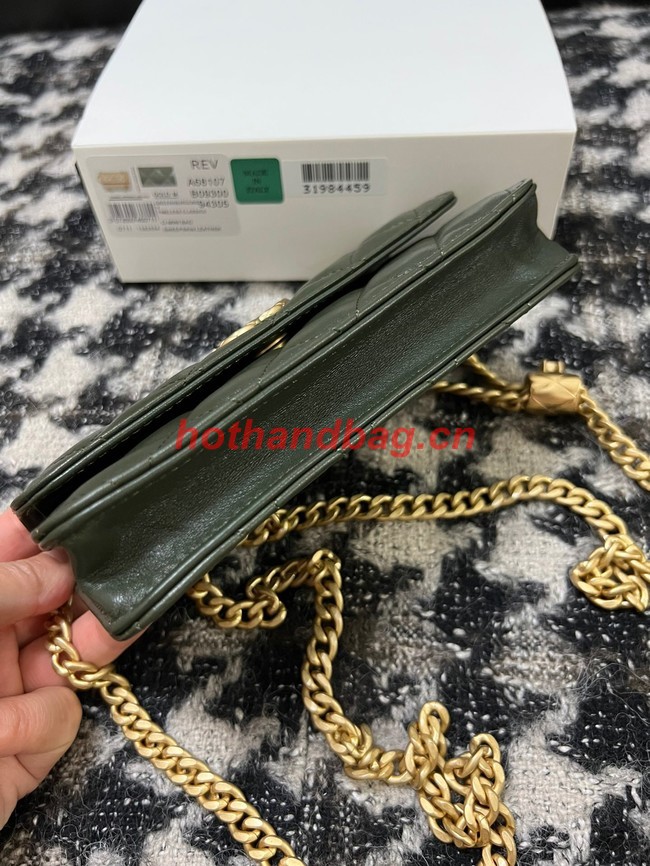 Chanel WALLET ON CHAIN Lambskin & Gold-Tone Metal 68107 green