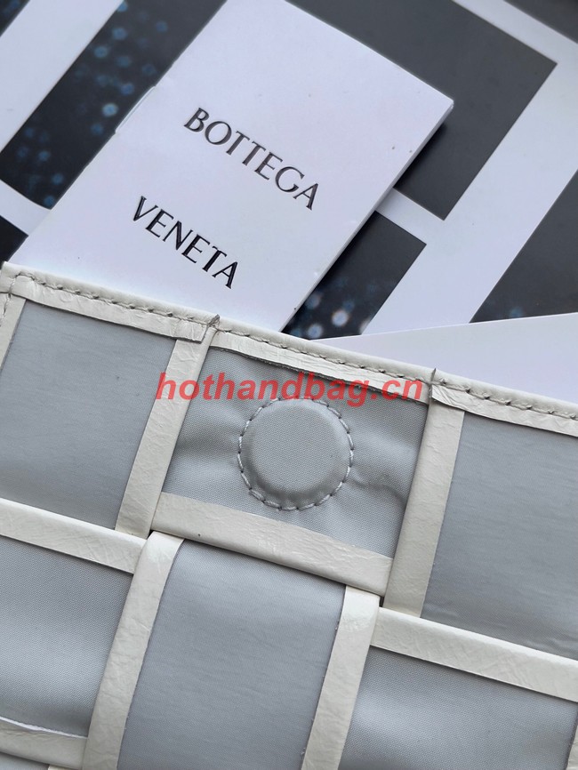Bottega Veneta Candy Cassette A666688 cream