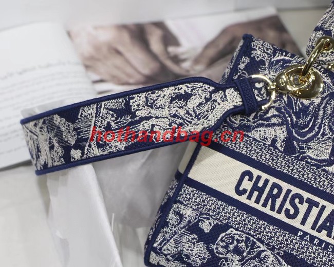 Dior MEDIUM LADY D-LITE BAG Blue Toile de Jouy Reverse Embroidery M0565