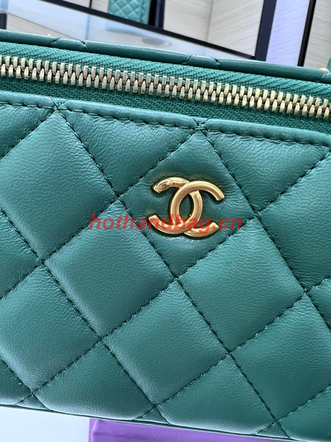 CHANEL VANITY WITH CHAIN 68106 green