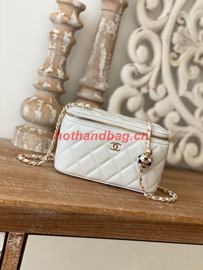 CHANEL VANITY WITH CHAIN 81242 white