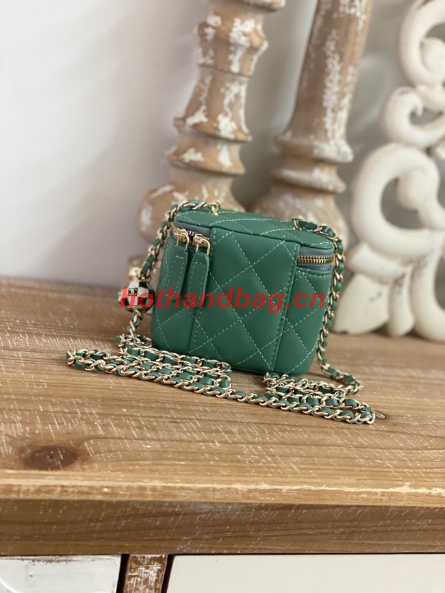 SMALL VANITY WITH CHAIN Lambskin & Gold-Tone Metal 81241 green