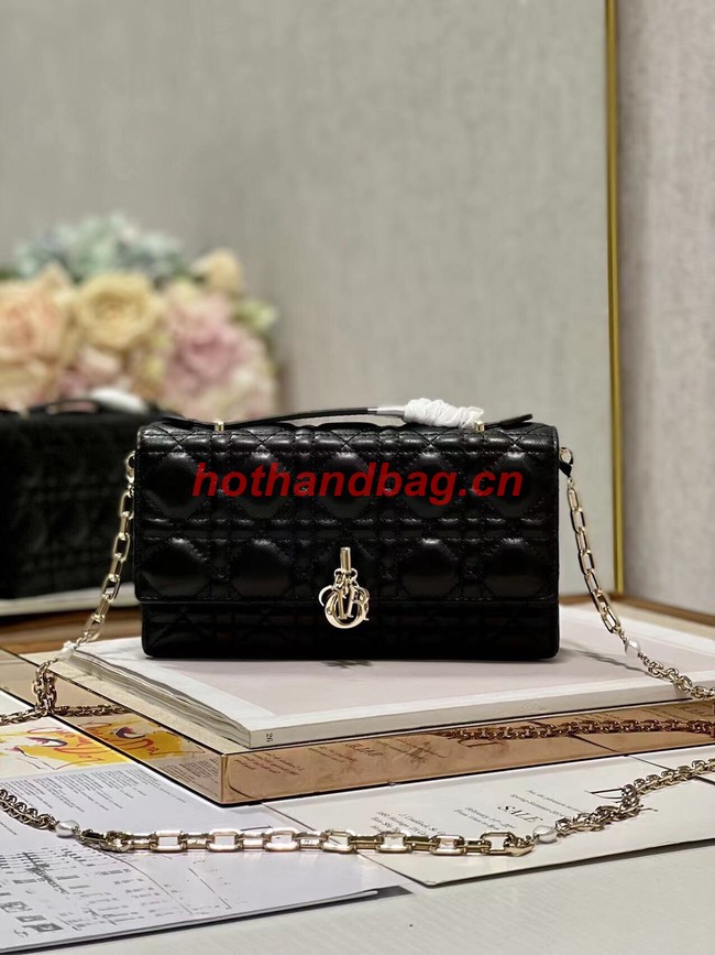 LADY DIOR CHAIN POUCH Cannage Lambskin S0937O black