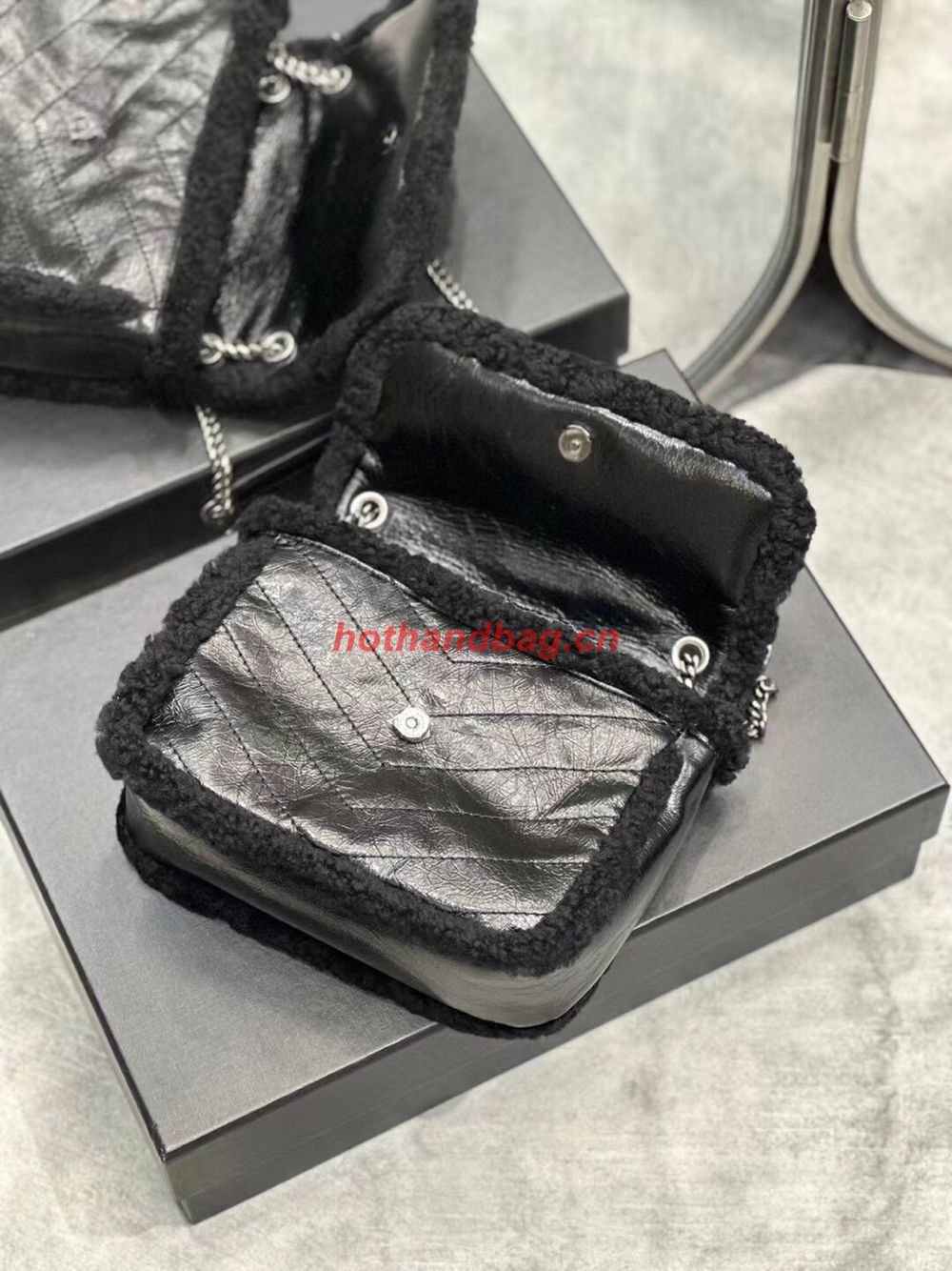 SAINT LAUREN NIKI SMALL CHAIN BAG IN CRINKLED VINTAGE LEATHER 6331600 black