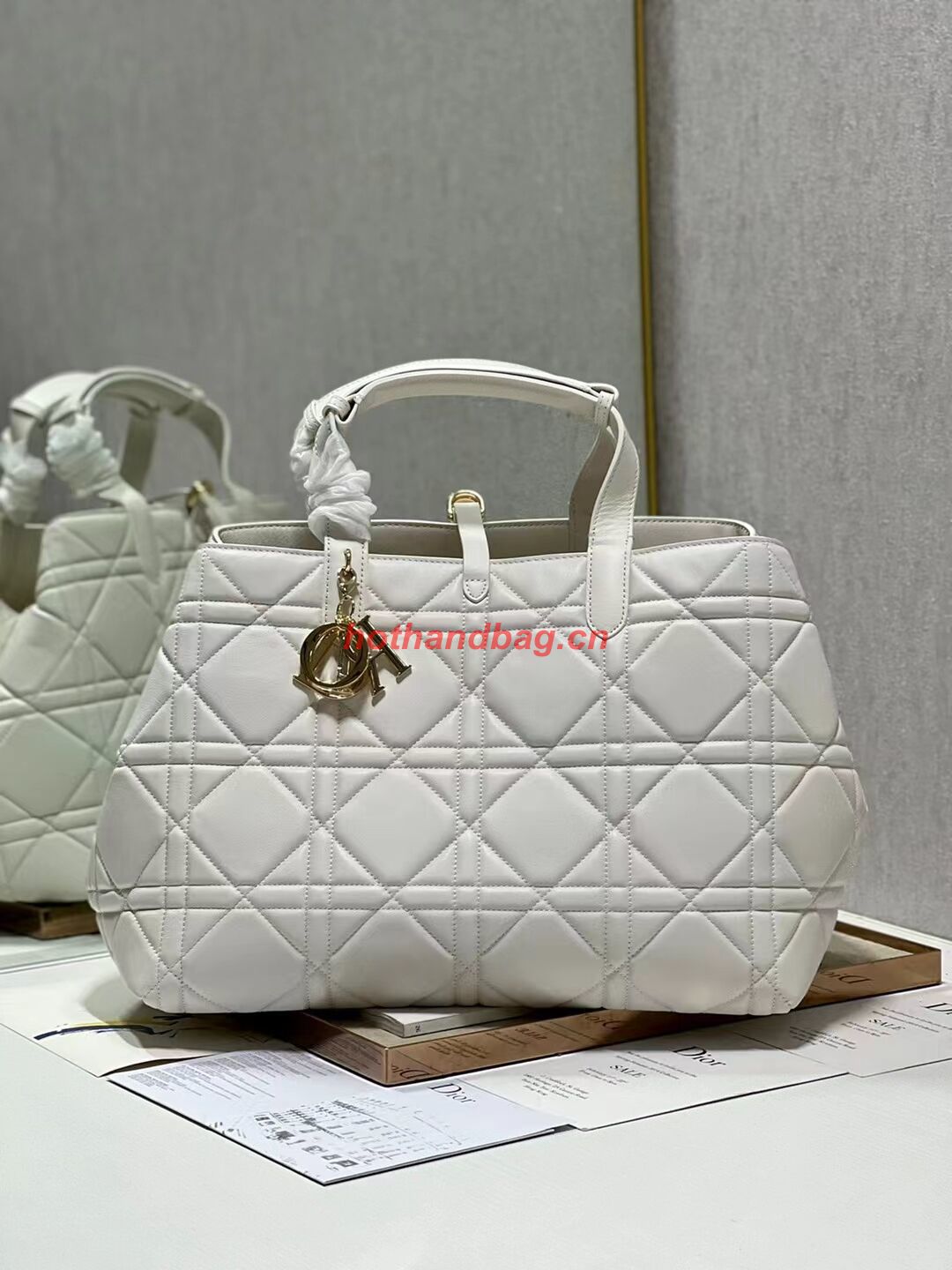 LADY DIOR TOP HANDLE LARGE BAG Latte Cannage Lambskin C0088 WHITE&GOLD
