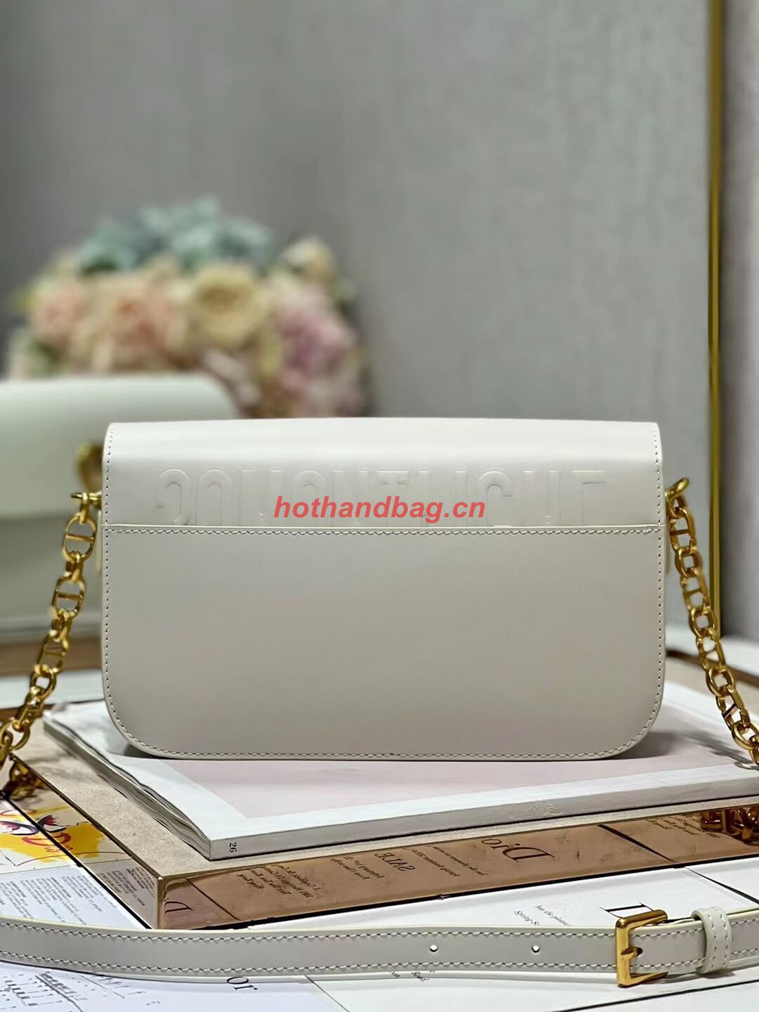 Dior 30 MONTAIGNE AVENUE BAG Dusty Box Calfskin M9260 Ivory Dior 30 MONTAIGNE AVENUE BAG Dusty Box Calfskin M9260 Ivory