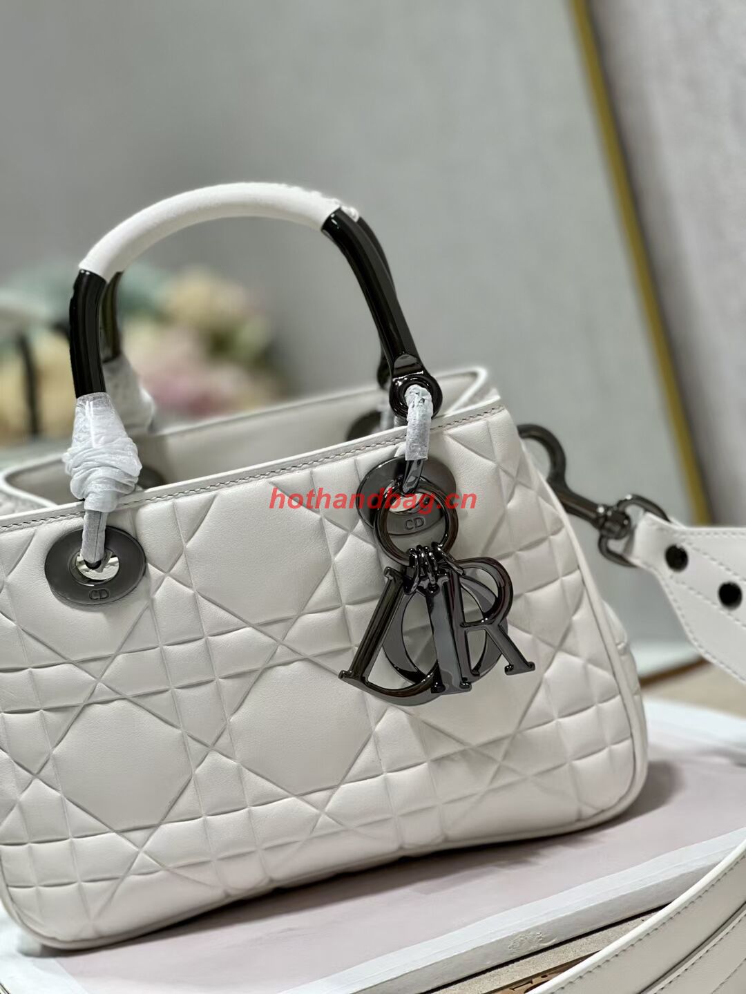 LADY DIOR TOP HANDLE SMALL BAG Latte Cannage Lambskin C9228 WHITE&BLACK
