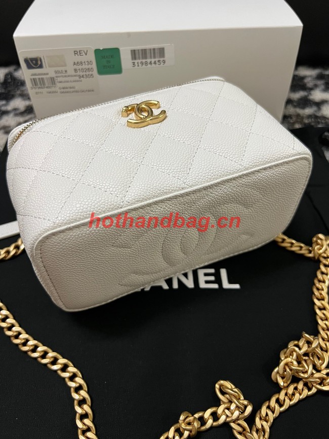 Chanel VANITY WITH CHAIN AP3120 white