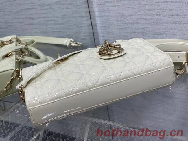 MEDIUM LADY D-JOY BAG Patent Cannage Calfskin M0540ON WHITE