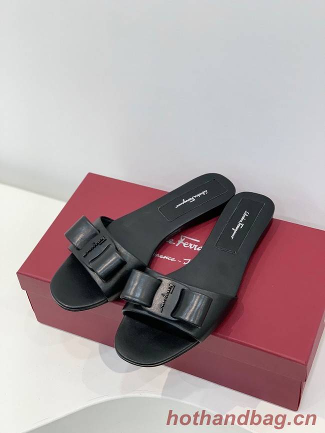 Ferragamo slippers 93494-2