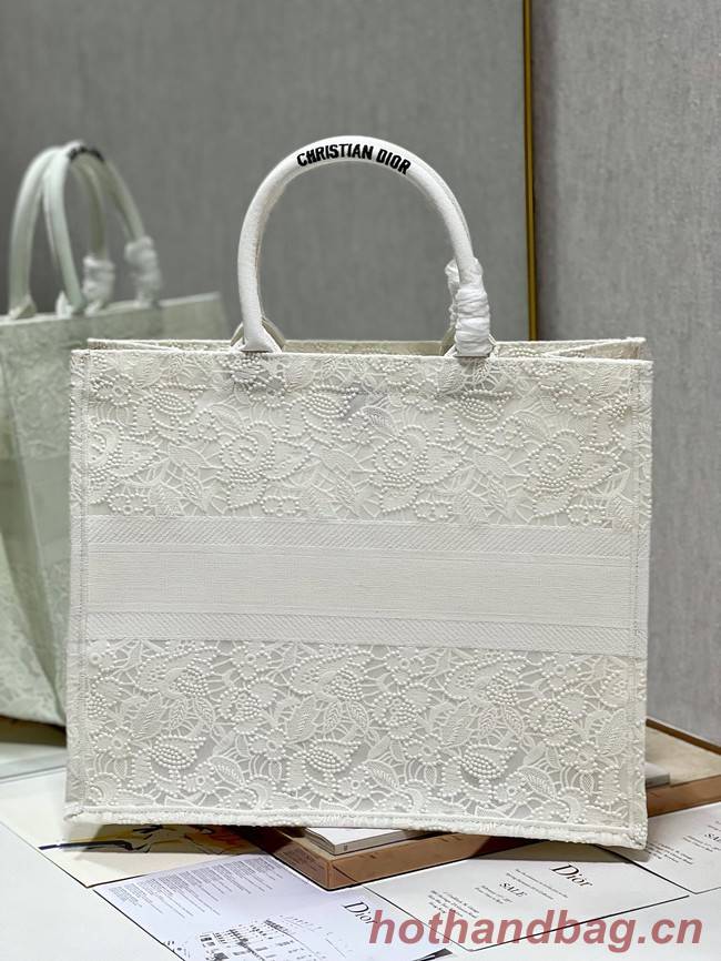 LARGE DIOR OR DIOR BOOK TOTE D-Lace Embroidery M1286ZTD-5
